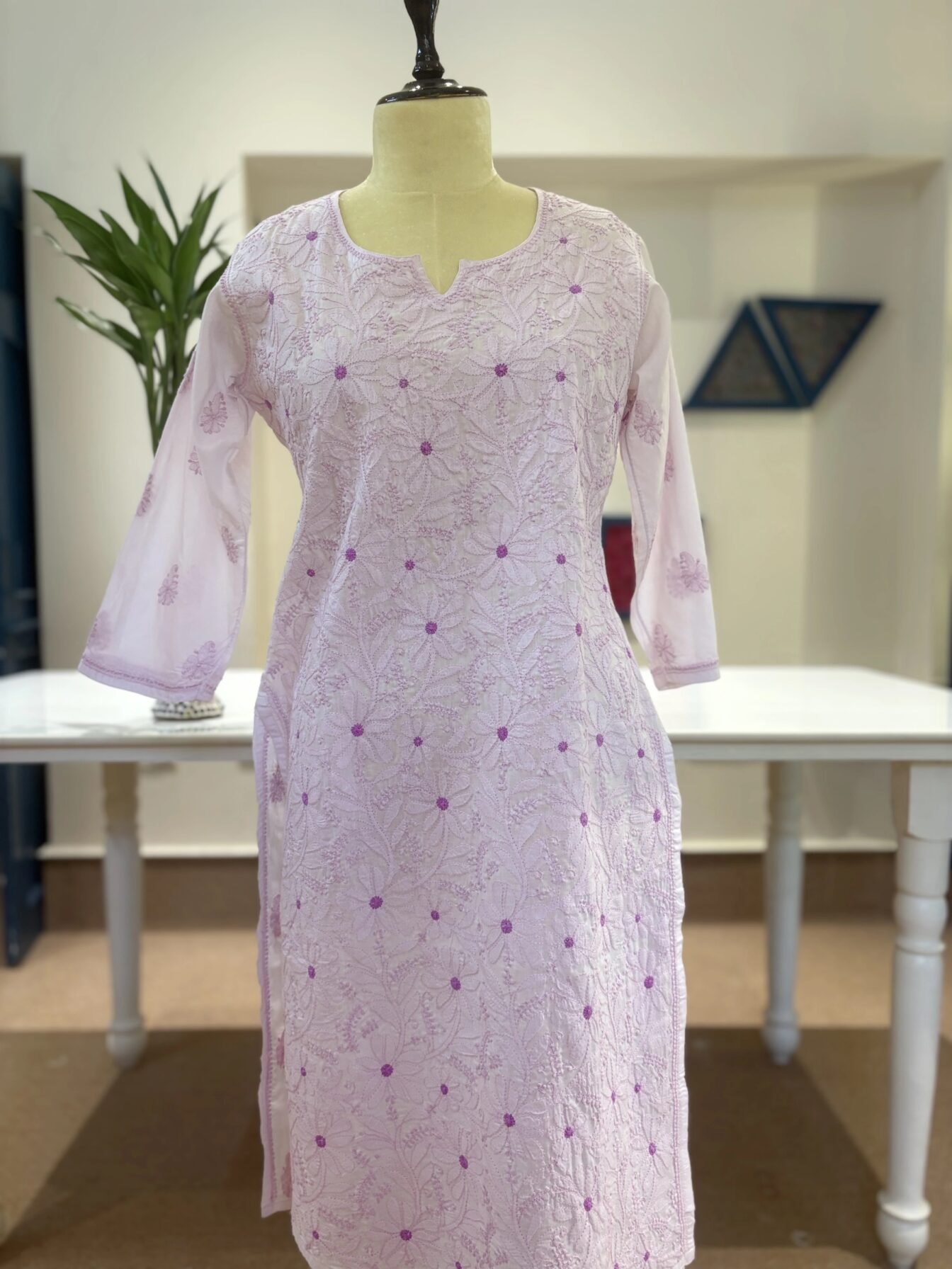 Ivory Dual-Tone Floral Handcrafted Chikankari Cotton Kurti